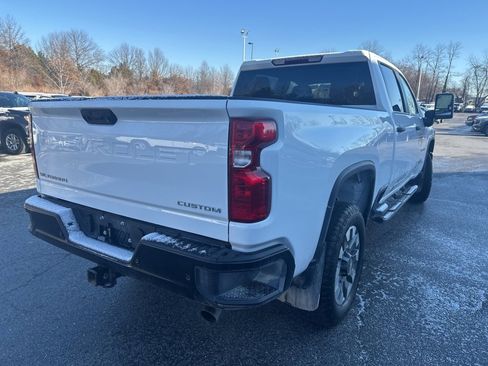 Used 2025 Chevrolet Silverado 2500 Custom w/ Custom Value Package image 5