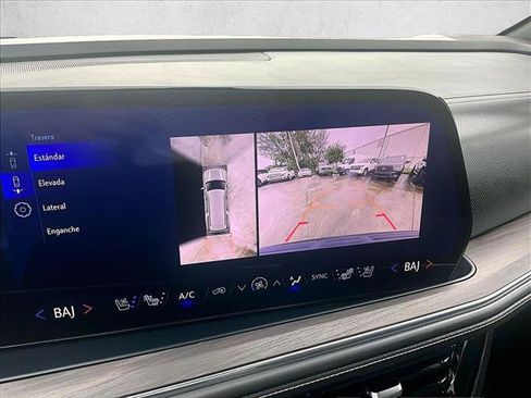 Used 2025 Chevrolet Suburban Premier RWD image 23