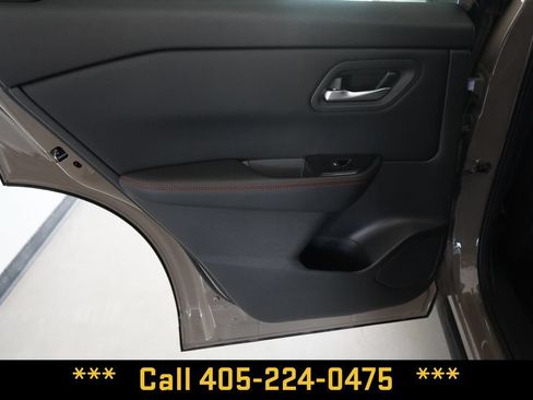 Used 2025 Nissan Rogue SV AWD/4WD image 30