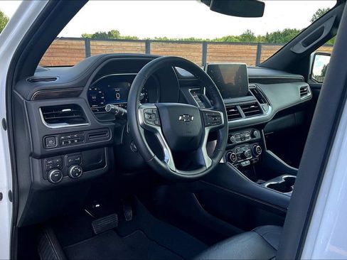 Used 2023 Chevrolet Tahoe Z71 w/ Luxury Package AWD/4WD image 13