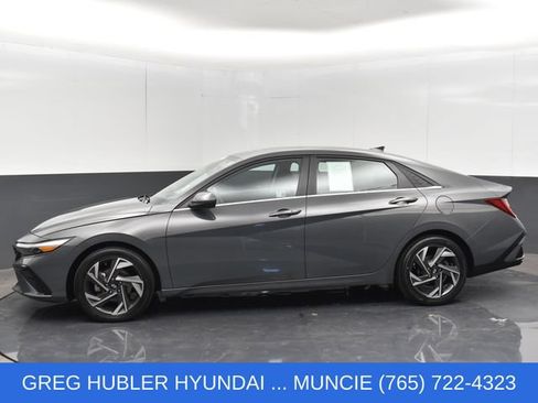 Used 2024 Hyundai Elantra SEL w/ Convenience Package FWD image 17