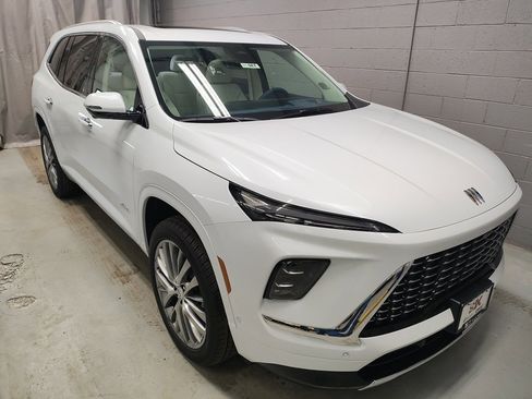 New 2026 Buick Enclave Avenir image 5