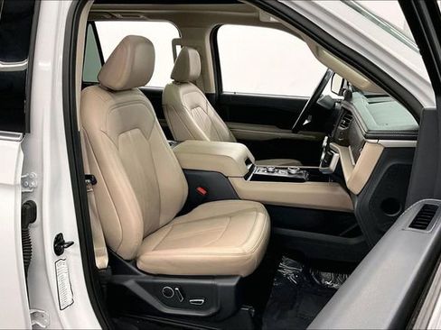 Used 2024 Ford Expedition Max Limited image 8