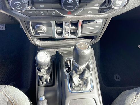 New 2026 Jeep Gladiator Sport image 17