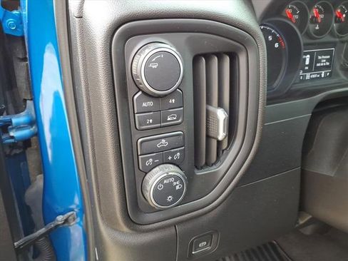 Used 2022 Chevrolet Silverado 1500 Custom AWD/4WD image 13