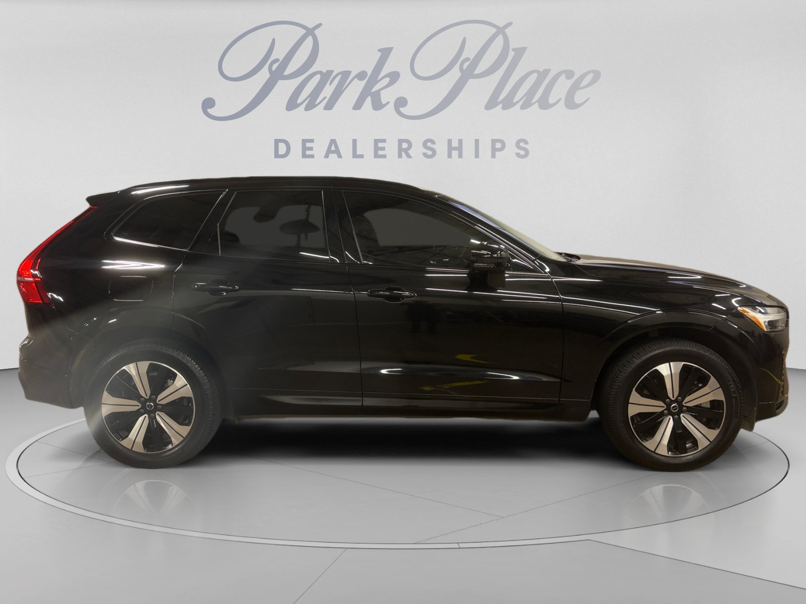 Used 2024 Volvo XC60 T8 Core AWD/4WD image 8