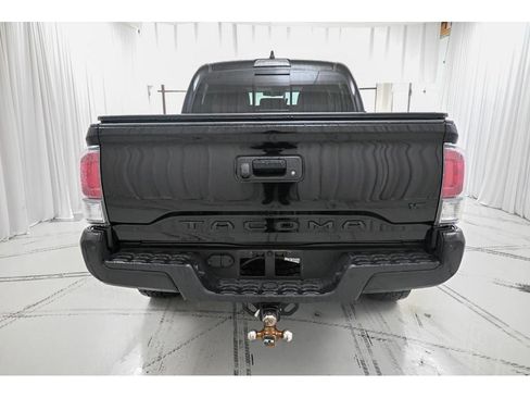 Used 2023 Toyota Tacoma TRD Off-Road image 5