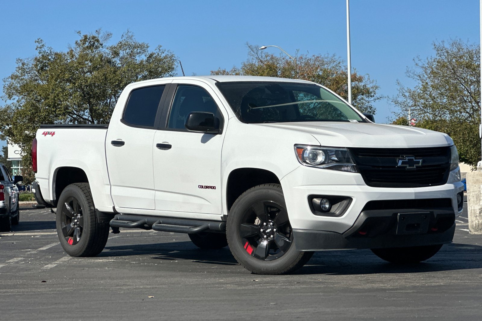 Used 2019 Chevrolet Colorado LT w/ Redline Special Edition AWD/4WD image 2