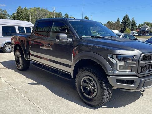 Used 2017 Ford F150 Raptor w/ Equipment Group 802A Luxury AWD/4WD image 8