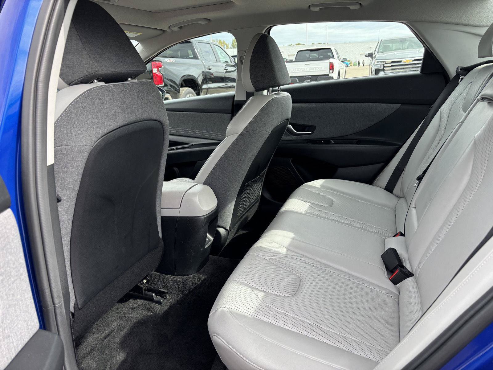 Used 2025 Hyundai Elantra Limited FWD image 20