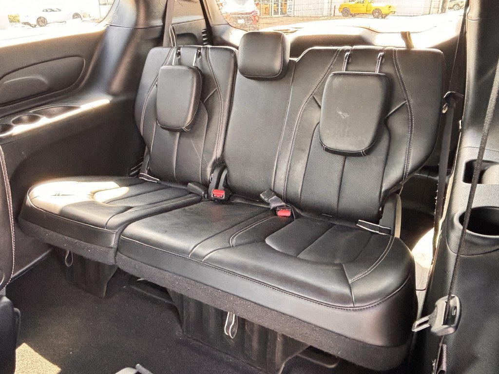 Used 2025 Chrysler Pacifica Select FWD image 23