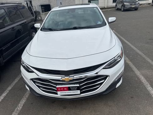 Used 2019 Chevrolet Malibu Premier w/ Sun and Wheel Package image 5