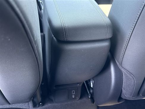 Certified 2024 Buick Encore GX Preferred w/ Comfort Package FWD image 20