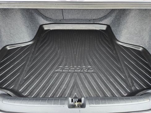 Used 2019 Honda Accord EX image 30