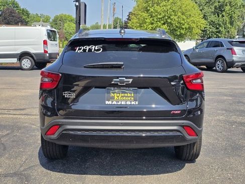 Used 2025 Chevrolet Trax RS w/ Driver Confidence Package image 6