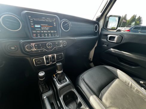 Used 2019 Jeep Wrangler Unlimited Sahara w/ Dual Top Group image 14