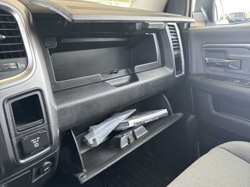 Used 2023 RAM 1500 Classic SLT AWD/4WD image 32