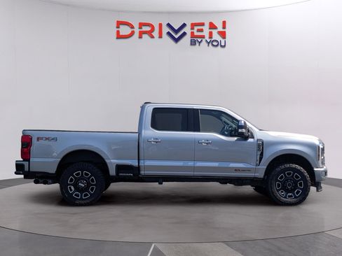 Used 2024 Ford F250 Platinum image 6