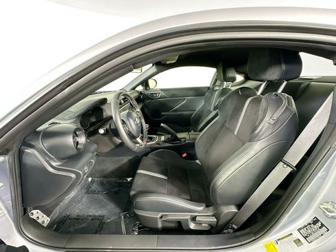 Used 2025 Toyota GR86 Premium w/ Performance Package RWD image 18