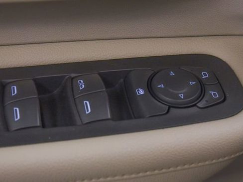 Used 2018 GMC Terrain Denali w/ Advanced Safety Package AWD/4WD image 19