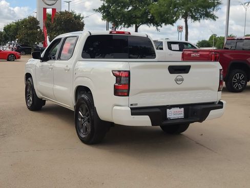 Certified 2025 Nissan Frontier SV RWD image 2