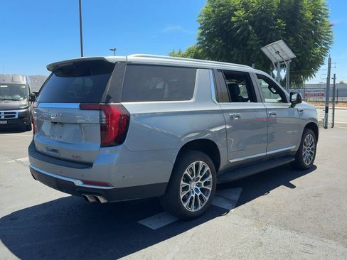 Used 2025 GMC Yukon XL Denali AWD/4WD image 6