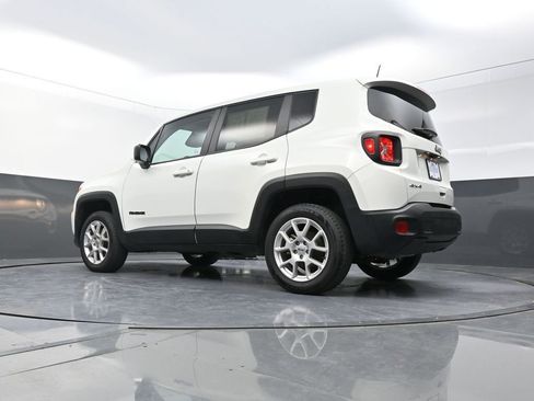 Used 2023 Jeep Renegade Latitude AWD/4WD image 27