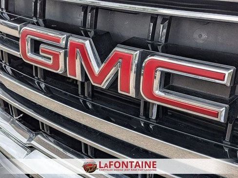 Used 2021 GMC Yukon XL SLT AWD/4WD image 9