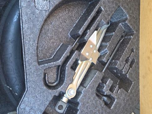 Used 2017 Honda Accord Sport image 16