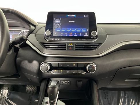 Used 2024 Nissan Altima 2.5 SR FWD image 22