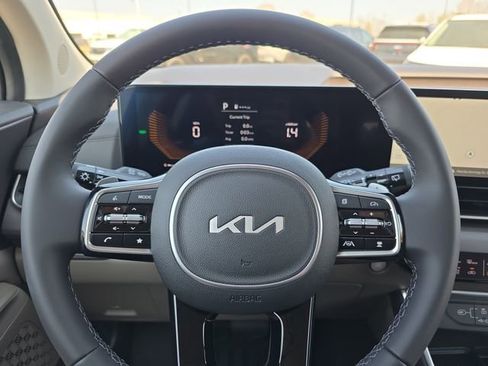 New 2026 Kia Carnival EX FWD image 11