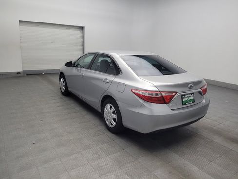 Used 2017 Toyota Camry LE FWD image 5