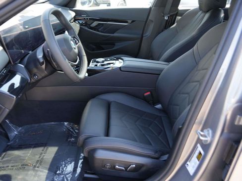 Used 2026 BMW 530i w/ Premium Package RWD image 25