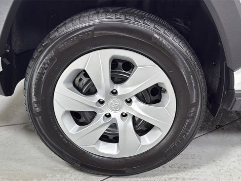 Certified 2025 Toyota RAV4 LE image 22