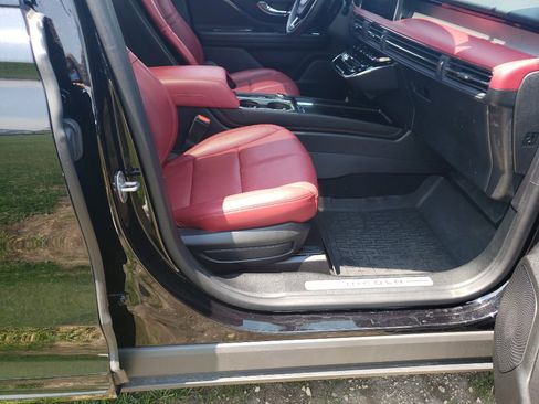 Used 2024 Lincoln Corsair Reserve w/ Equipment Group 201A image 19