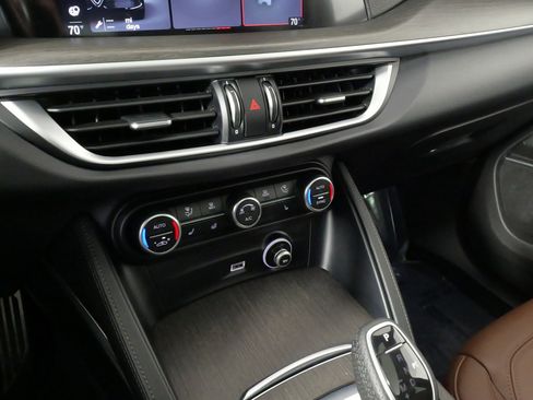 Used 2023 Alfa Romeo Stelvio Ti image 52