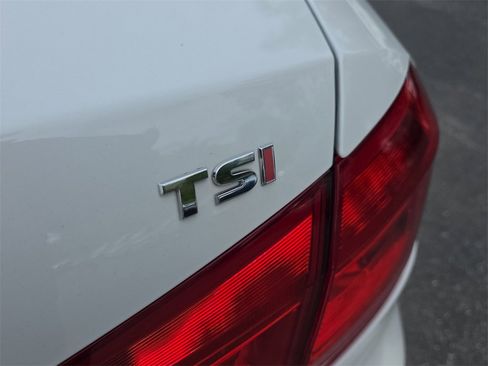 Used 2015 Volkswagen Passat 1.8T Limited Edition image 6