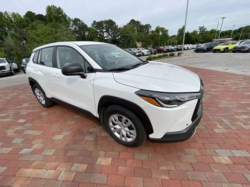 Used 2023 Toyota Corolla Cross L FWD image 17