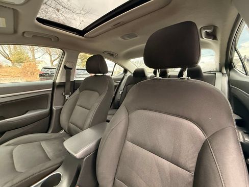 Used 2018 Hyundai Elantra Value Edition FWD image 23