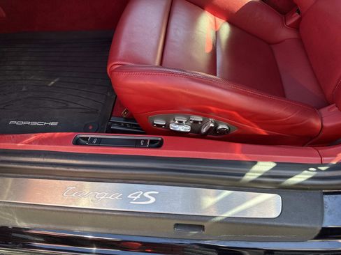 Used 2015 Porsche 911 Targa 4S image 16