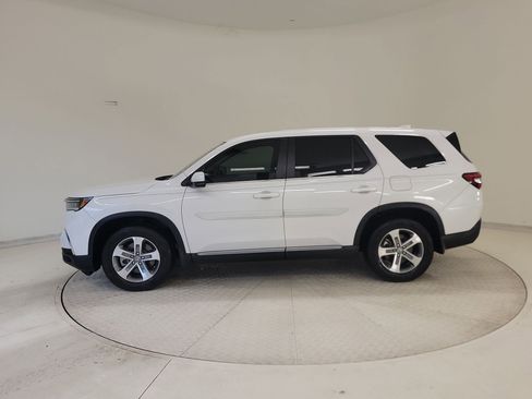 Used 2023 Honda Pilot EX-L image 2