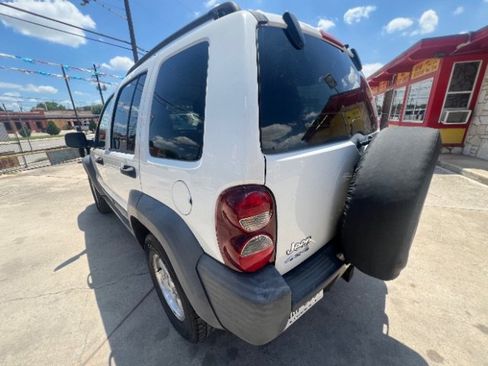 Used 2006 Jeep Liberty Sport AWD/4WD image 7