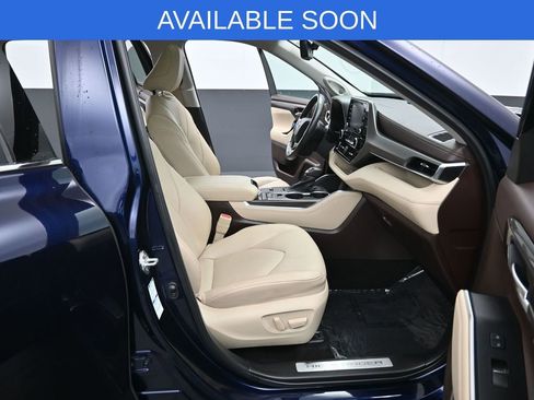Used 2022 Toyota Highlander Limited AWD/4WD image 37