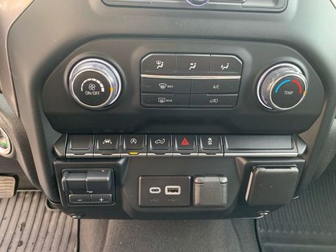 Used 2023 Chevrolet Silverado 1500 Custom image 25