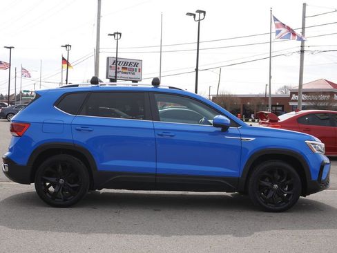 Used 2022 Volkswagen Taos SEL w/ Panoramic Sunroof Package image 8