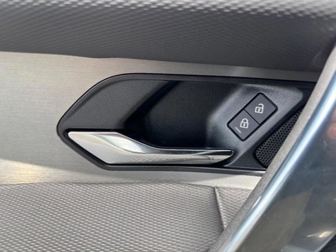 Used 2025 Land Rover Discovery Sport Dynamic SE image 27