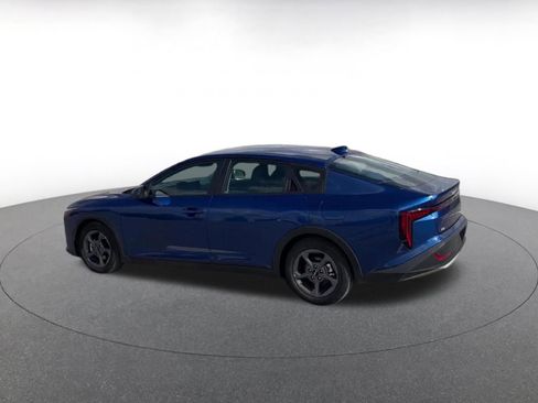 Used 2025 Kia K4 LXS image 10