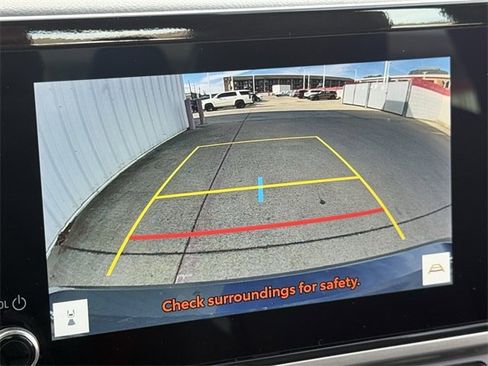 Used 2025 Toyota Camry SE image 18