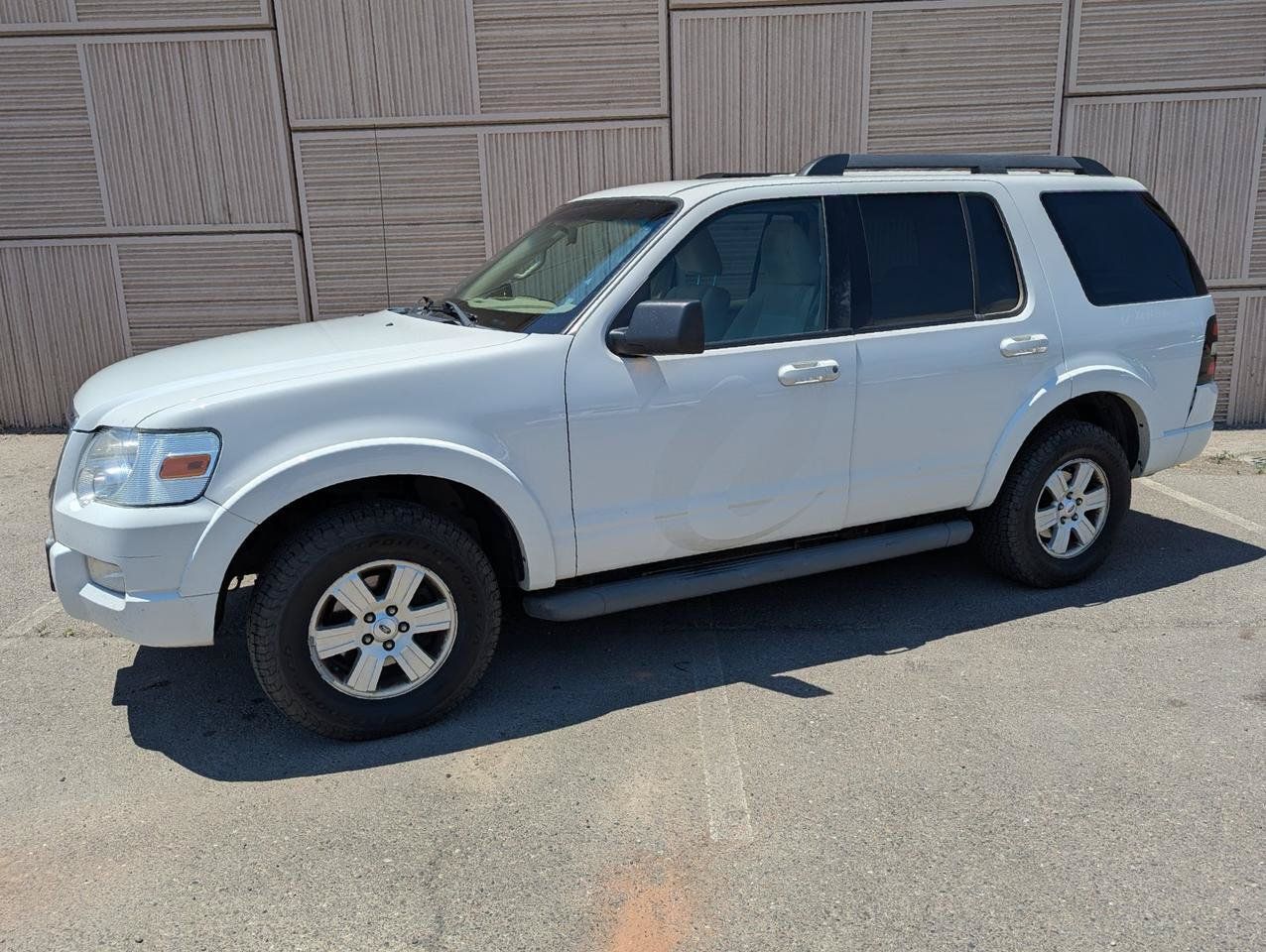 Used 2010 Ford Explorer XLT AWD/4WD image 1