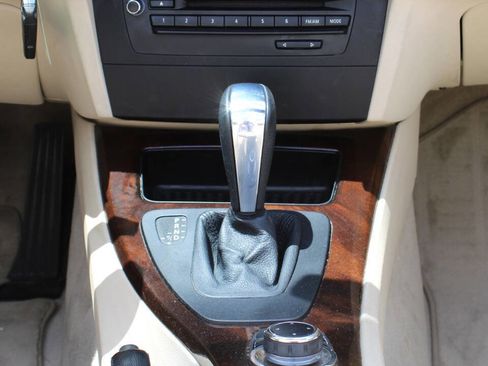 Used 2012 BMW 328i Convertible RWD image 23